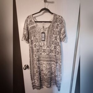 Yest NWT Grey And White Patterned Sweater Dress